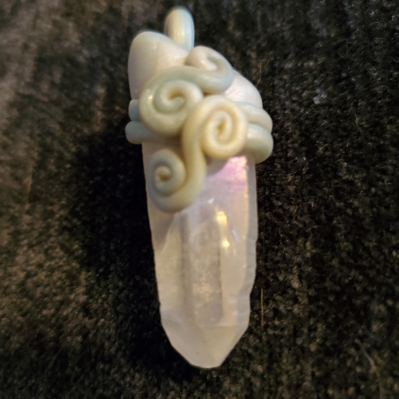 Aura quartz pendant. - Picture 2 of 5